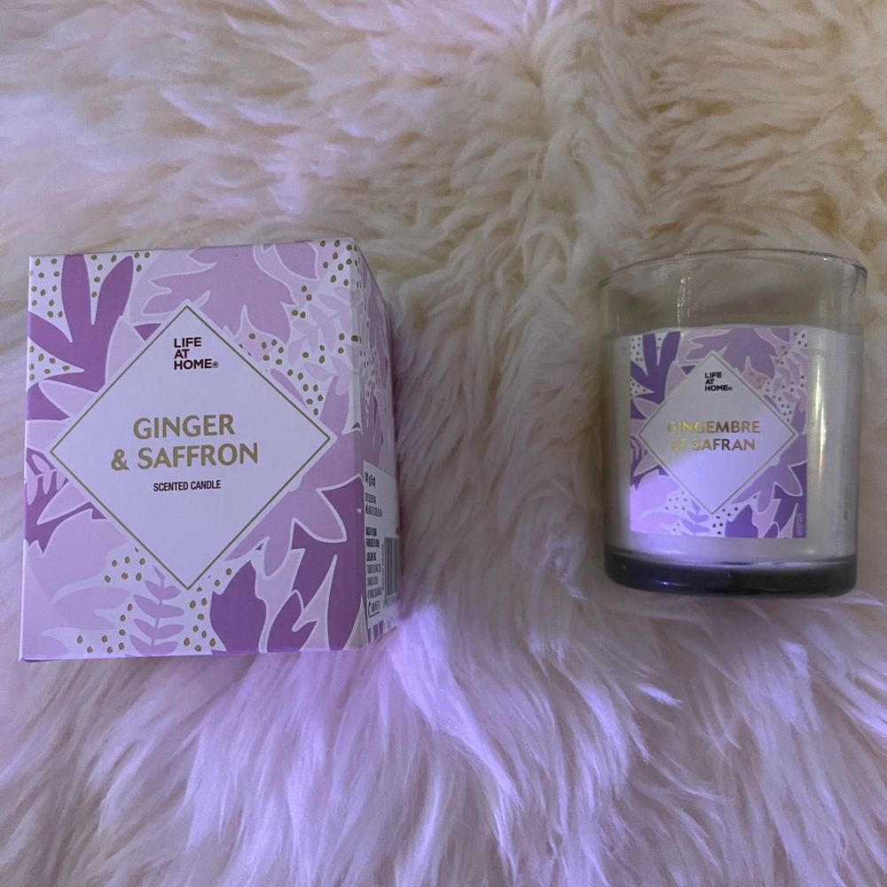 Scented candle ginger and saffron